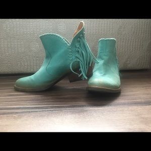 Corral turquoise fringe booties